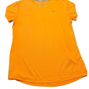 Nike Dri-FIT W Med running t-shirt is a moisture-wicking athletic top